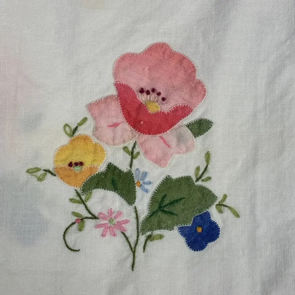 5 Vintage Floral Hand Embroidery Appliqué Cotton Guest Towels Pink Trim Charity